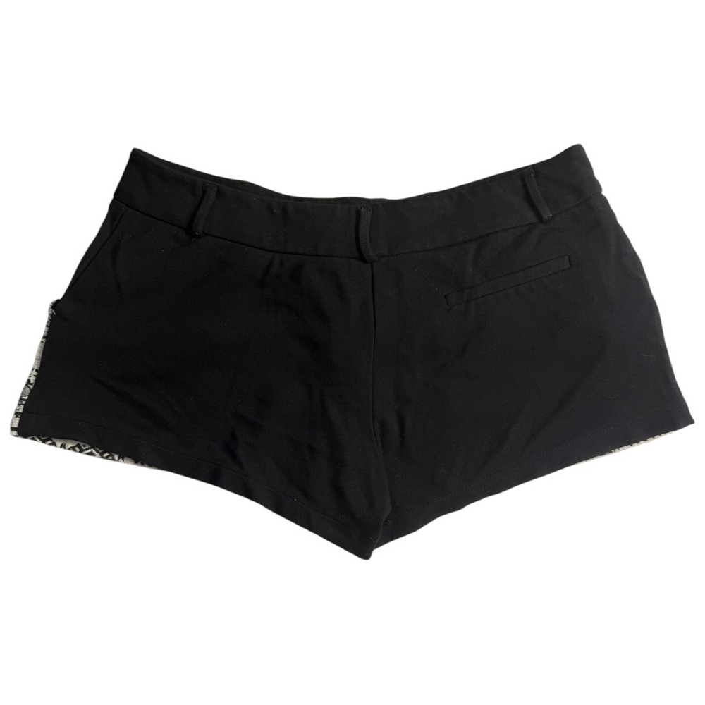 Barneys New York Womens Size 4 Black Jacquard Geometric‎ Tribal Knit Shorts USA - Picture 2 of 6